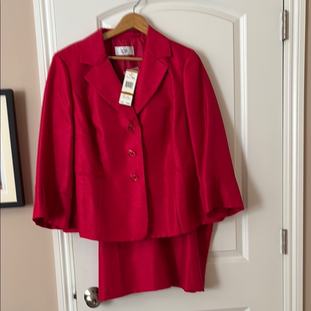 Elegant Le Suit Red Women's Skirt Suit